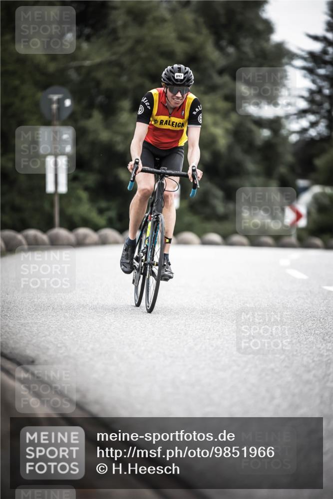 21.06.2026 - 29. Vierlanden-Triathlon H.Heesch http://msf.ph/oto/9851966 21.06.2026 12:05:28 Radfahren 637, 662, 776, 831, 897 meine-sportfotos.de