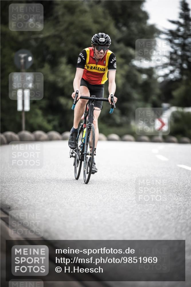 21.06.2026 - 29. Vierlanden-Triathlon H.Heesch http://msf.ph/oto/9851969 21.06.2026 12:05:28 Radfahren 637, 662, 776, 831, 897 meine-sportfotos.de