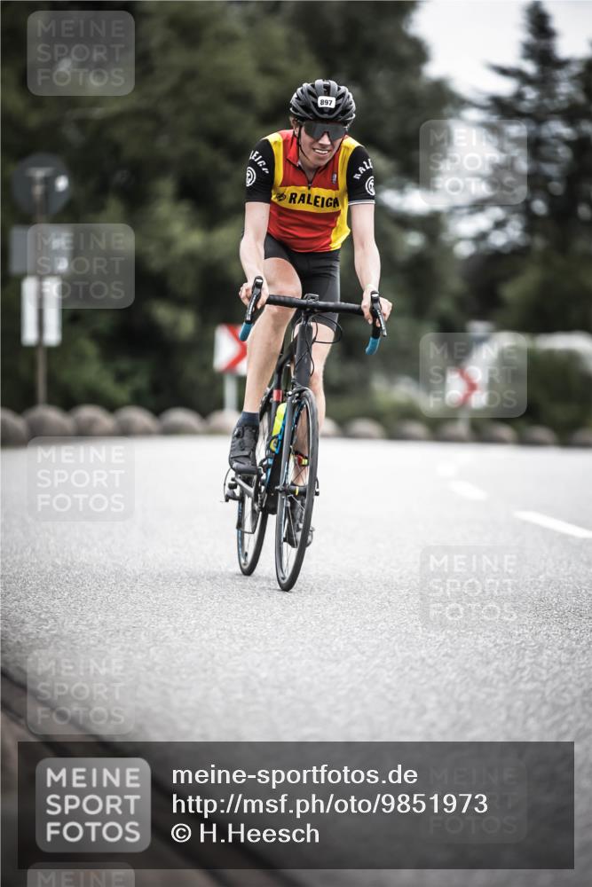 21.06.2026 - 29. Vierlanden-Triathlon H.Heesch http://msf.ph/oto/9851973 21.06.2026 12:05:28 Radfahren 637, 662, 776, 831, 897 meine-sportfotos.de