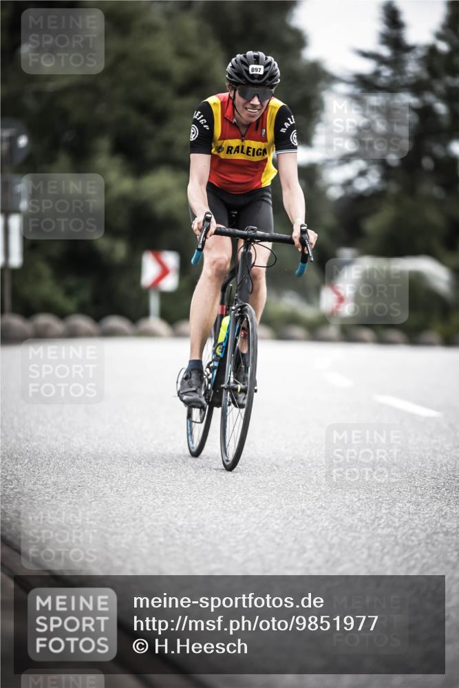 21.06.2026 - 29. Vierlanden-Triathlon H.Heesch http://msf.ph/oto/9851977 21.06.2026 12:05:28 Radfahren 637, 662, 776, 831, 897 meine-sportfotos.de