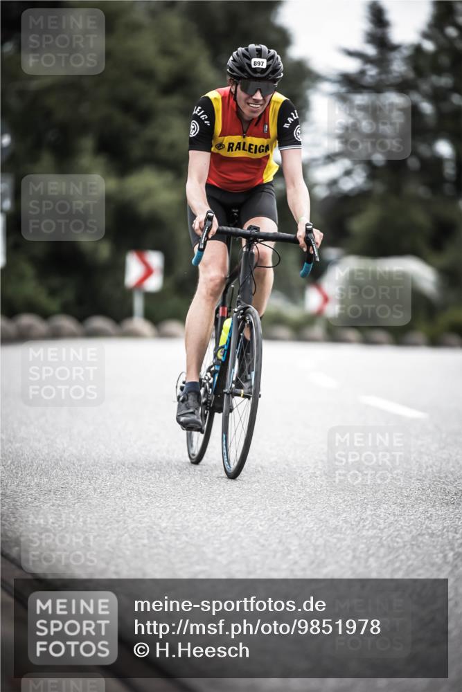 21.06.2026 - 29. Vierlanden-Triathlon H.Heesch http://msf.ph/oto/9851978 21.06.2026 12:05:28 Radfahren 637, 662, 776, 831, 897 meine-sportfotos.de