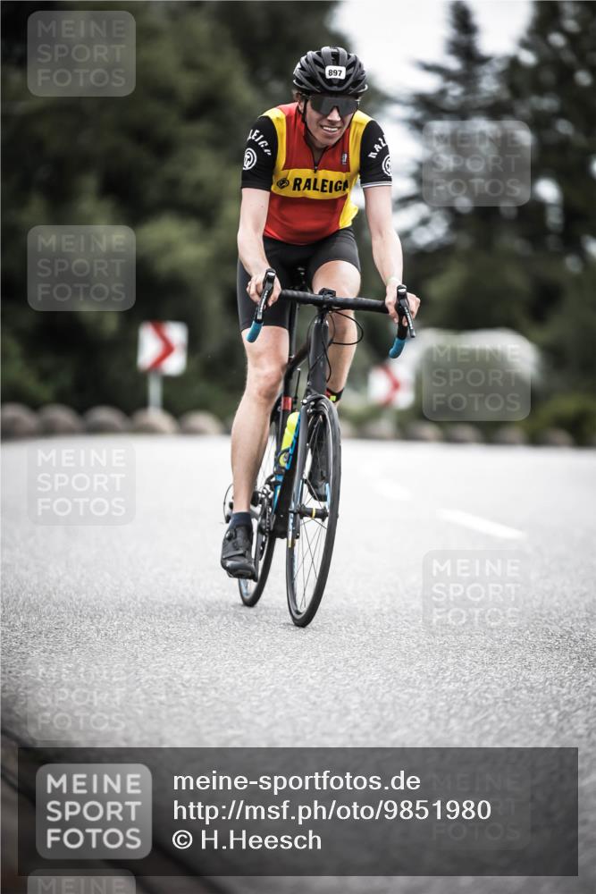 21.06.2026 - 29. Vierlanden-Triathlon H.Heesch http://msf.ph/oto/9851980 21.06.2026 12:05:28 Radfahren 637, 662, 776, 831, 897 meine-sportfotos.de