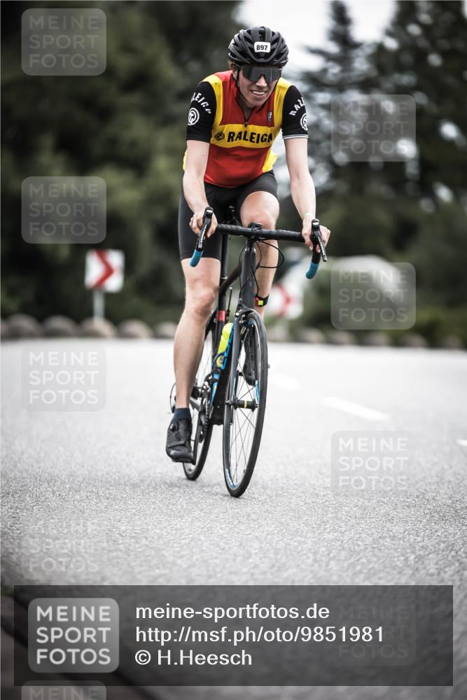 21.06.2026 - 29. Vierlanden-Triathlon H.Heesch http://msf.ph/oto/9851981 21.06.2026 12:05:28 Radfahren 637, 662, 776, 831, 897 meine-sportfotos.de