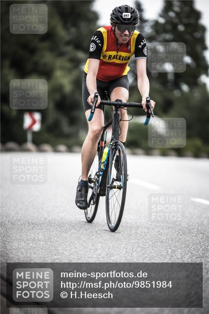 21.06.2026 - 29. Vierlanden-Triathlon H.Heesch http://msf.ph/oto/9851984 21.06.2026 12:05:29 Radfahren 637, 662, 831, 897, 944 meine-sportfotos.de