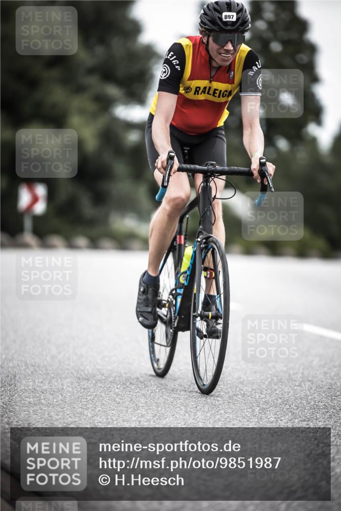 21.06.2026 - 29. Vierlanden-Triathlon H.Heesch http://msf.ph/oto/9851987 21.06.2026 12:05:29 Radfahren 637, 662, 831, 897, 944 meine-sportfotos.de