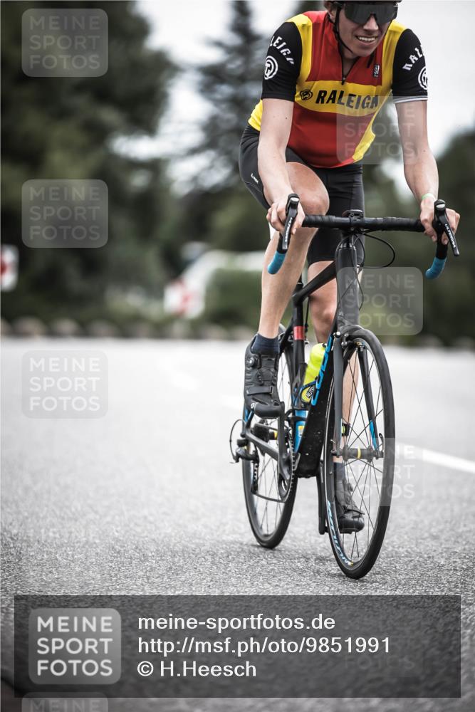 21.06.2026 - 29. Vierlanden-Triathlon H.Heesch http://msf.ph/oto/9851991 21.06.2026 12:05:29 Radfahren 637, 662, 831, 897, 944 meine-sportfotos.de