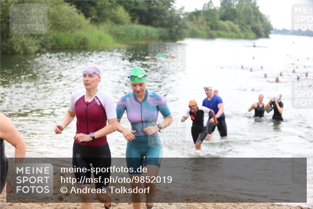 21.06.2026 - 29. Vierlanden-Triathlon Andreas Tolksdorf http://msf.ph/oto/9852019 21.06.2026 10:18:53 Schwimmen 355, 492, 497, 524, 551, 556, 561, 570, 595, 601, 615 meine-sportfotos.de