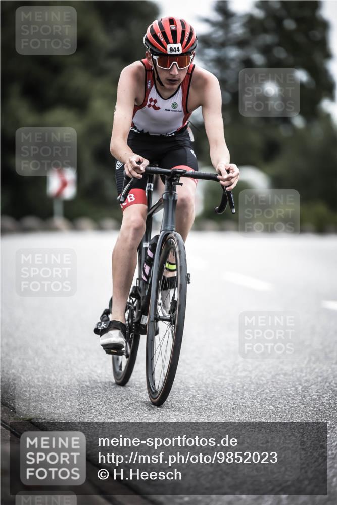 21.06.2026 - 29. Vierlanden-Triathlon H.Heesch http://msf.ph/oto/9852023 21.06.2026 12:05:37 Radfahren 662, 767, 842, 849, 874, 944 meine-sportfotos.de