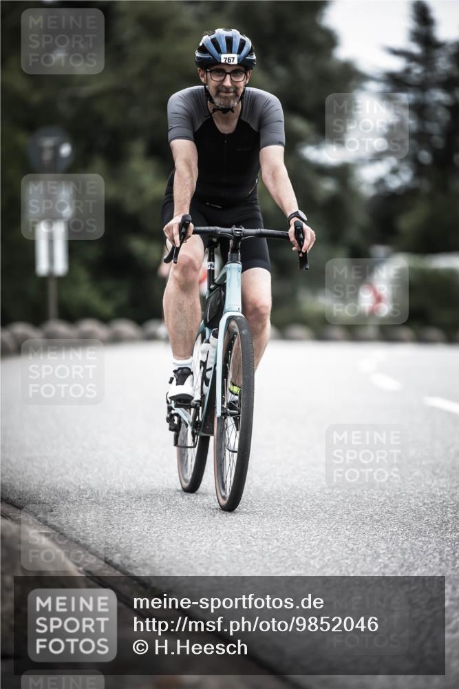 21.06.2026 - 29. Vierlanden-Triathlon H.Heesch http://msf.ph/oto/9852046 21.06.2026 12:05:43 Radfahren 721, 767, 842, 849, 874, 879, 918 meine-sportfotos.de