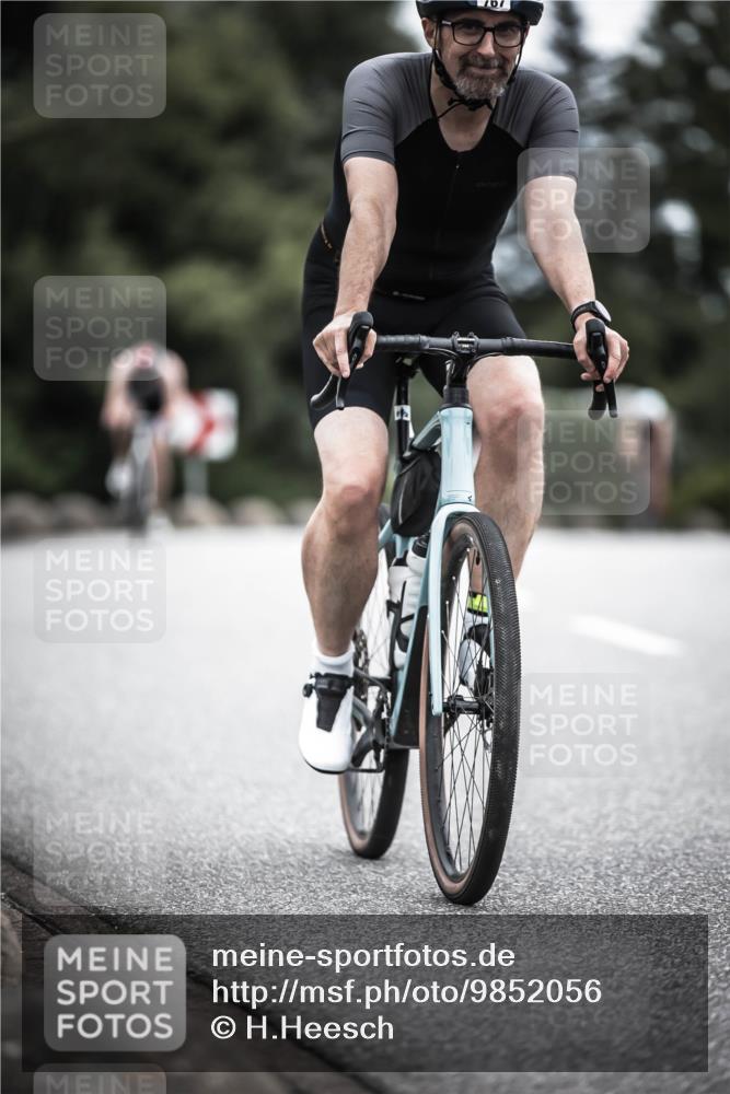 21.06.2026 - 29. Vierlanden-Triathlon H.Heesch http://msf.ph/oto/9852056 21.06.2026 12:05:43 Radfahren 721, 767, 842, 849, 874, 879, 918 meine-sportfotos.de