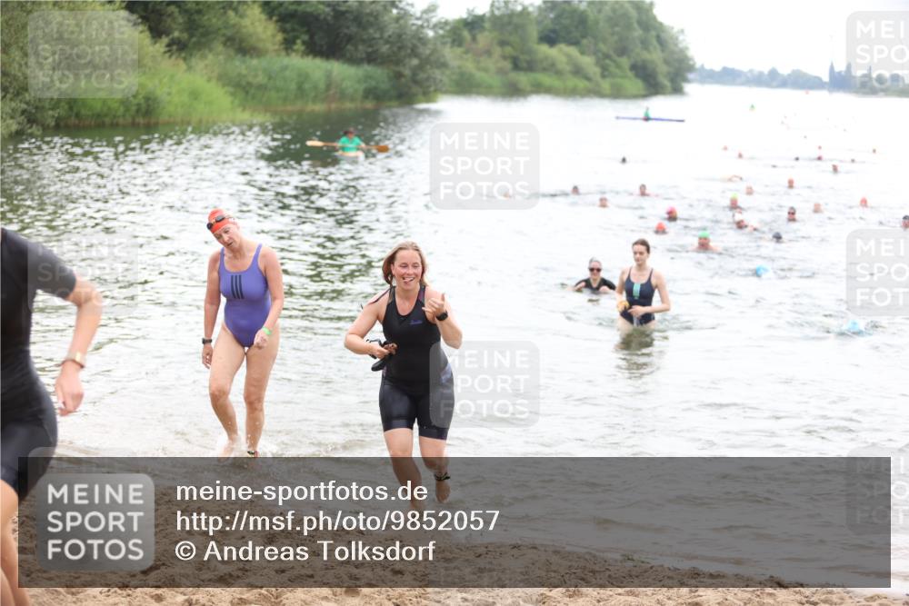 21.06.2026 - 29. Vierlanden-Triathlon Andreas Tolksdorf http://msf.ph/oto/9852057 21.06.2026 10:19:01 Schwimmen 355, 497, 512, 519, 535, 561, 570, 595, 615 meine-sportfotos.de