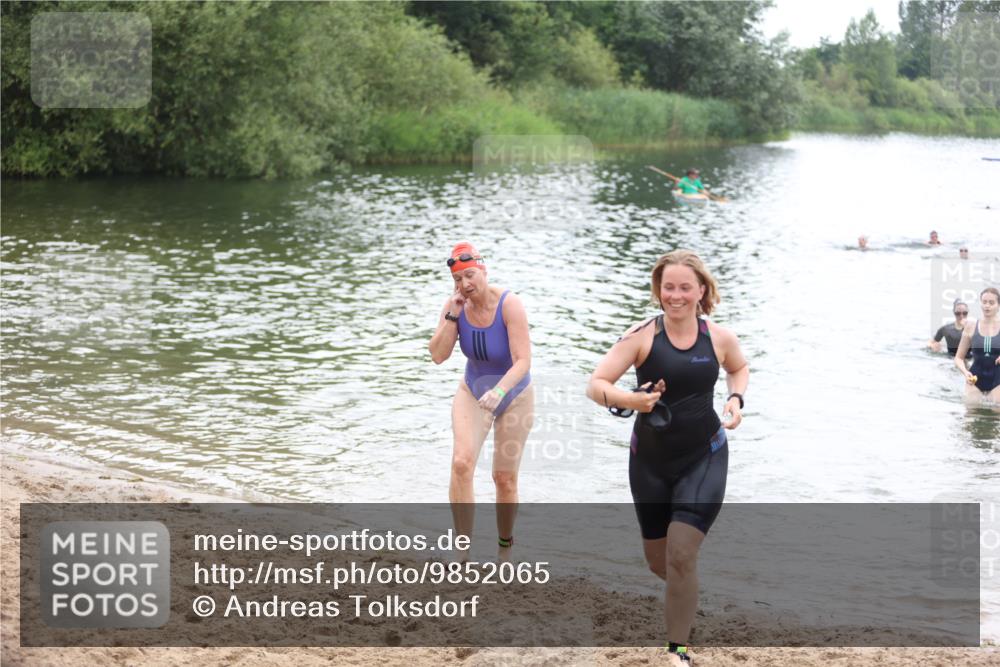 21.06.2026 - 29. Vierlanden-Triathlon Andreas Tolksdorf http://msf.ph/oto/9852065 21.06.2026 10:19:02 Schwimmen 355, 497, 512, 519, 535, 561, 570, 595, 615 meine-sportfotos.de