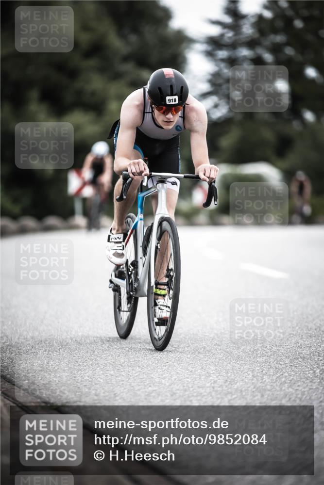21.06.2026 - 29. Vierlanden-Triathlon H.Heesch http://msf.ph/oto/9852084 21.06.2026 12:05:46 Radfahren 721, 767, 827, 879, 918, 955 meine-sportfotos.de