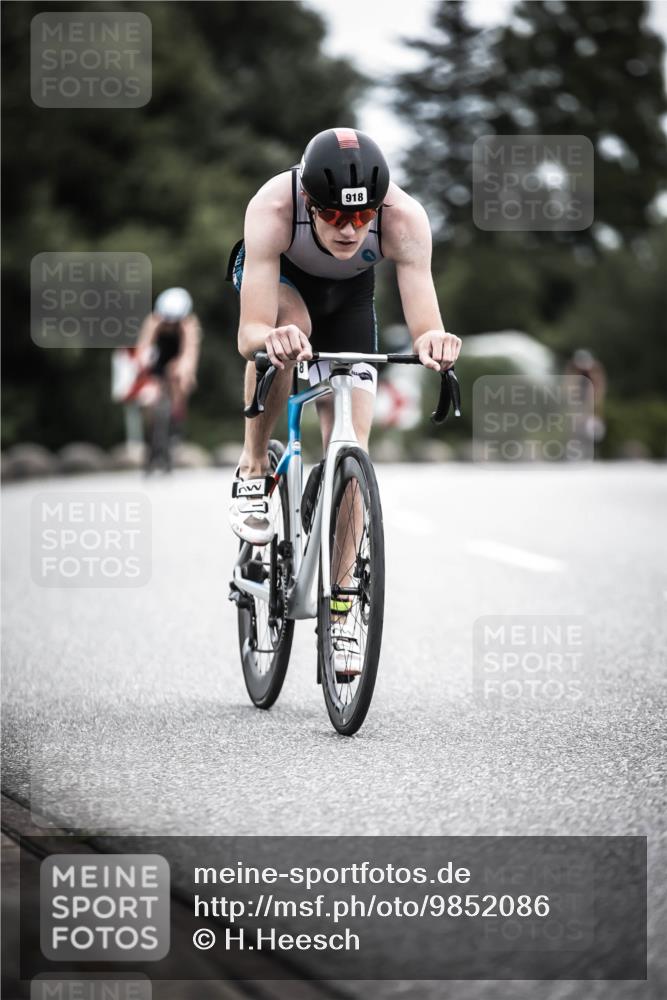 21.06.2026 - 29. Vierlanden-Triathlon H.Heesch http://msf.ph/oto/9852086 21.06.2026 12:05:46 Radfahren 721, 767, 827, 879, 918, 955 meine-sportfotos.de