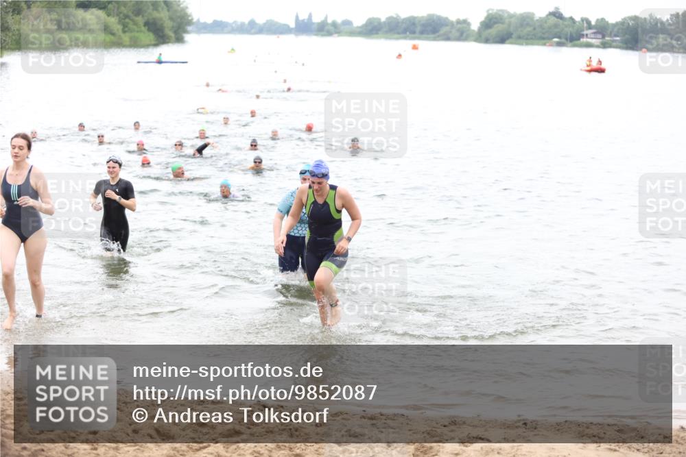 21.06.2026 - 29. Vierlanden-Triathlon Andreas Tolksdorf http://msf.ph/oto/9852087 21.06.2026 10:19:07 Schwimmen 497, 512, 519, 535, 546, 615 meine-sportfotos.de