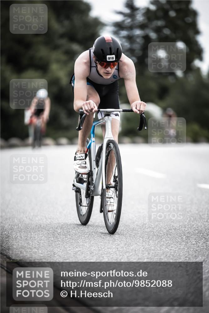 21.06.2026 - 29. Vierlanden-Triathlon H.Heesch http://msf.ph/oto/9852088 21.06.2026 12:05:46 Radfahren 721, 767, 827, 879, 918, 955 meine-sportfotos.de