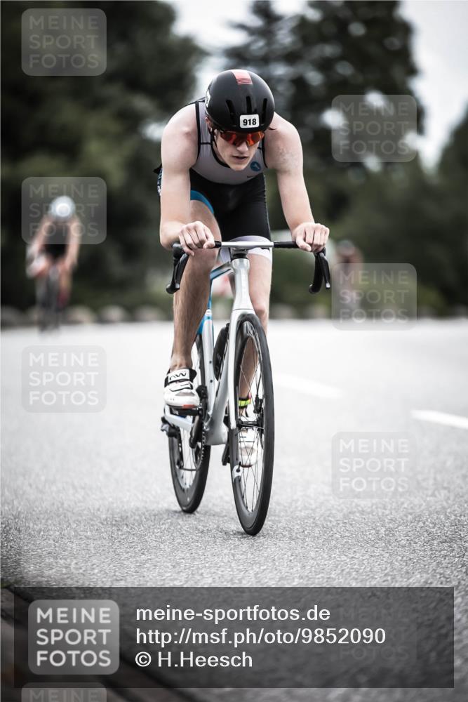 21.06.2026 - 29. Vierlanden-Triathlon H.Heesch http://msf.ph/oto/9852090 21.06.2026 12:05:46 Radfahren 721, 767, 827, 879, 918, 955 meine-sportfotos.de