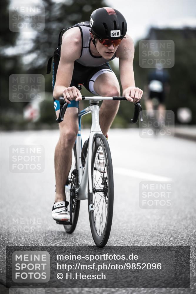 21.06.2026 - 29. Vierlanden-Triathlon H.Heesch http://msf.ph/oto/9852096 21.06.2026 12:05:46 Radfahren 721, 767, 827, 879, 918, 955 meine-sportfotos.de
