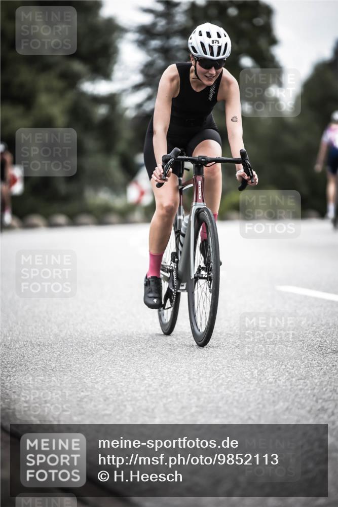 21.06.2026 - 29. Vierlanden-Triathlon H.Heesch http://msf.ph/oto/9852113 21.06.2026 12:05:49 Radfahren 721, 827, 879, 918, 942, 955 meine-sportfotos.de