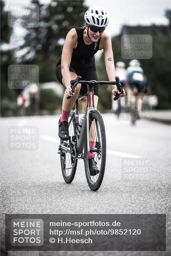 21.06.2026 - 29. Vierlanden-Triathlon H.Heesch http://msf.ph/oto/9852120 21.06.2026 12:05:49 Radfahren 721, 827, 879, 918, 942, 955 meine-sportfotos.de