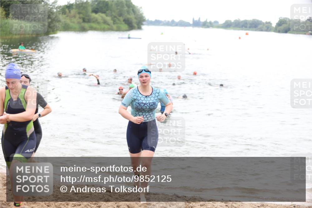 21.06.2026 - 29. Vierlanden-Triathlon Andreas Tolksdorf http://msf.ph/oto/9852125 21.06.2026 10:19:12 Schwimmen 512, 519, 535, 546, 624 meine-sportfotos.de