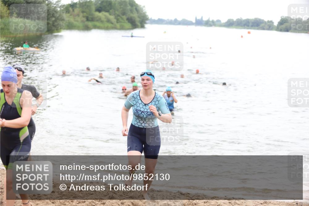 21.06.2026 - 29. Vierlanden-Triathlon Andreas Tolksdorf http://msf.ph/oto/9852130 21.06.2026 10:19:12 Schwimmen 512, 519, 535, 546, 624 meine-sportfotos.de