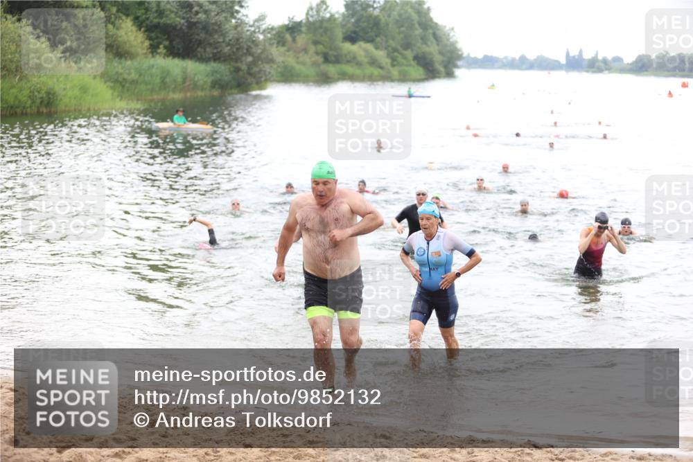 21.06.2026 - 29. Vierlanden-Triathlon Andreas Tolksdorf http://msf.ph/oto/9852132 21.06.2026 10:19:19 Schwimmen 502, 518, 522, 527, 546, 548, 603, 624 meine-sportfotos.de
