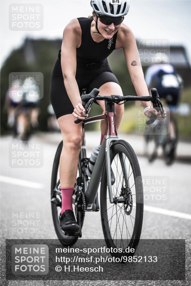 21.06.2026 - 29. Vierlanden-Triathlon H.Heesch http://msf.ph/oto/9852133 21.06.2026 12:05:50 Radfahren 721, 827, 879, 942, 955 meine-sportfotos.de