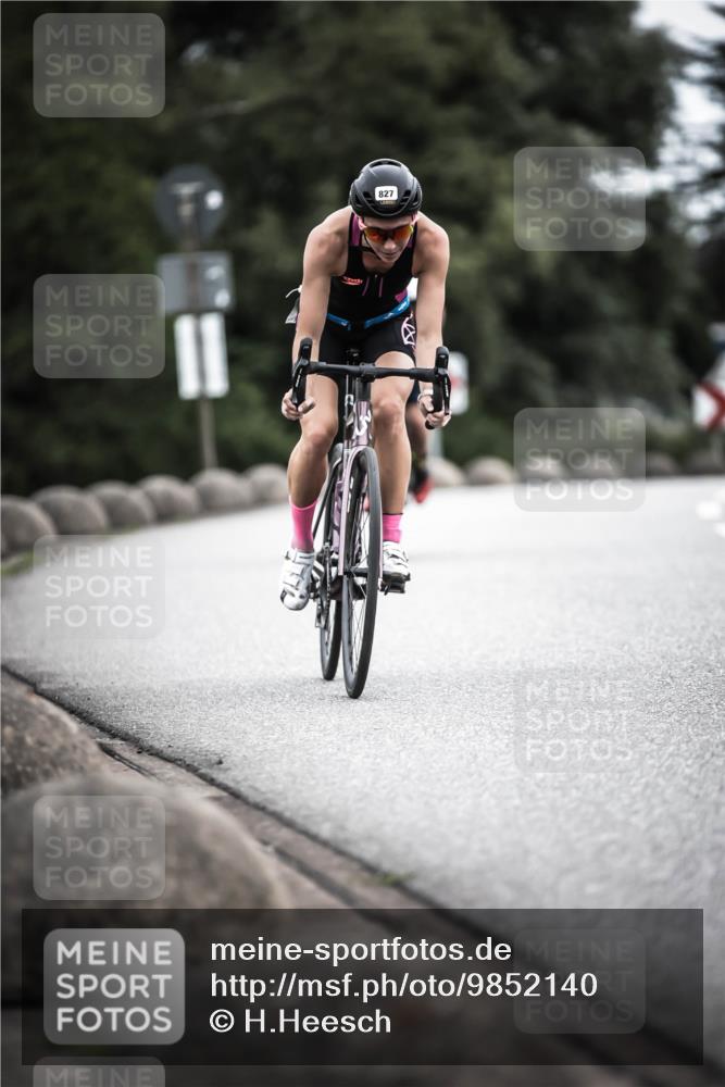 21.06.2026 - 29. Vierlanden-Triathlon H.Heesch http://msf.ph/oto/9852140 21.06.2026 12:05:52 Radfahren 721, 827, 879, 927, 942, 955 meine-sportfotos.de