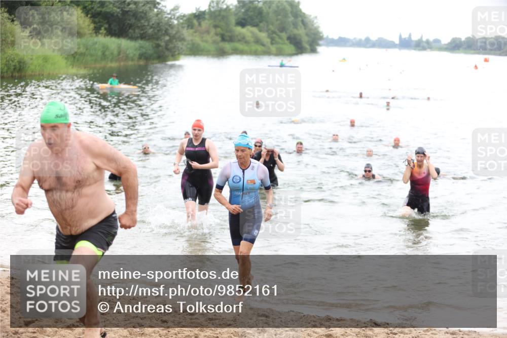 21.06.2026 - 29. Vierlanden-Triathlon Andreas Tolksdorf http://msf.ph/oto/9852161 21.06.2026 10:19:21 Schwimmen 502, 518, 522, 527, 548, 566, 603, 624 meine-sportfotos.de