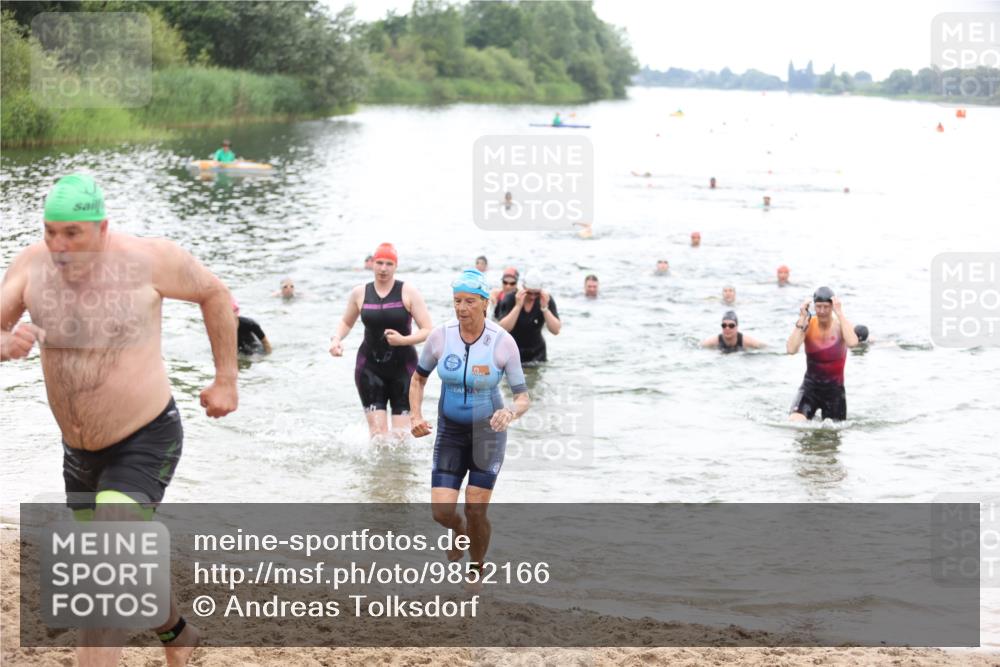 21.06.2026 - 29. Vierlanden-Triathlon Andreas Tolksdorf http://msf.ph/oto/9852166 21.06.2026 10:19:21 Schwimmen 502, 518, 522, 527, 548, 566, 603, 624 meine-sportfotos.de
