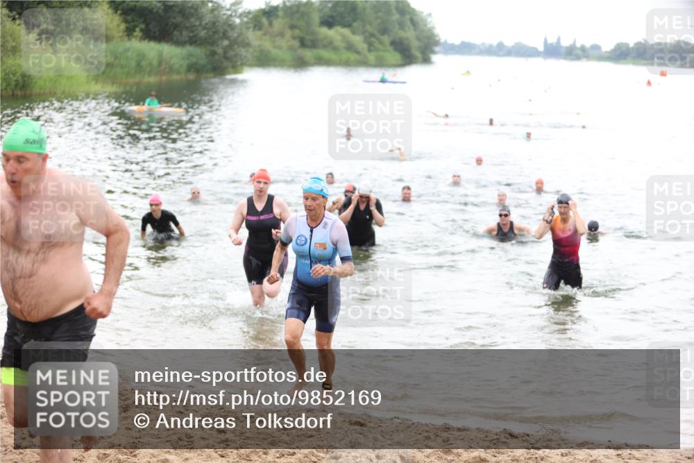 21.06.2026 - 29. Vierlanden-Triathlon Andreas Tolksdorf http://msf.ph/oto/9852169 21.06.2026 10:19:21 Schwimmen 502, 518, 522, 527, 548, 566, 603, 624 meine-sportfotos.de