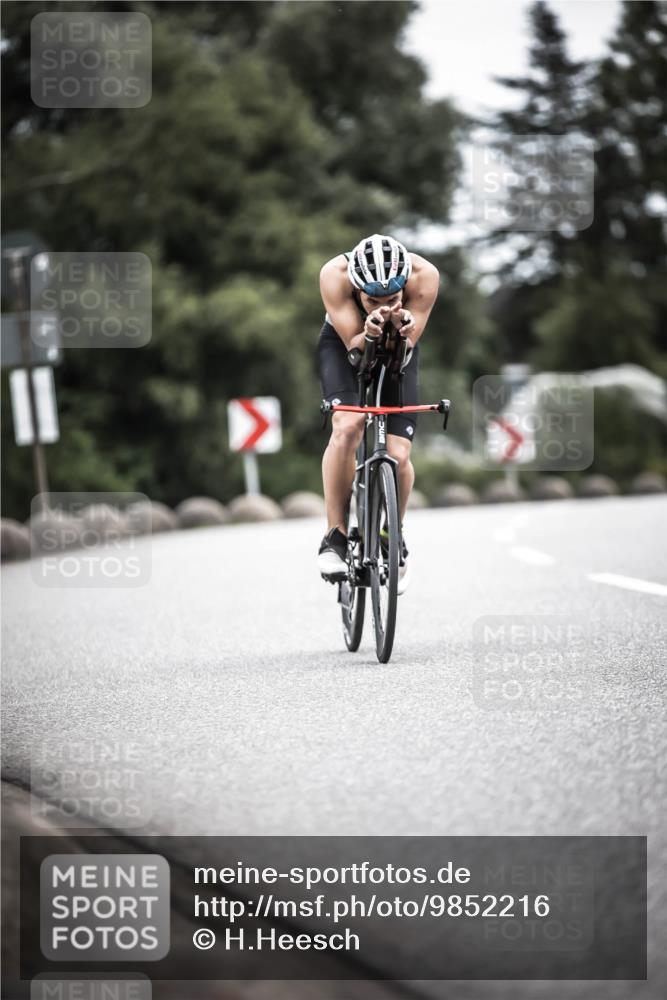 21.06.2026 - 29. Vierlanden-Triathlon H.Heesch http://msf.ph/oto/9852216 21.06.2026 12:05:59 Radfahren 248, 852, 927, 942, 963, 966 meine-sportfotos.de