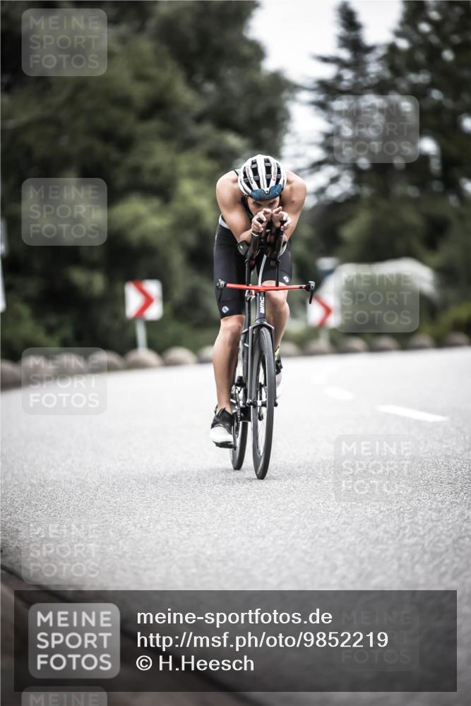 21.06.2026 - 29. Vierlanden-Triathlon H.Heesch http://msf.ph/oto/9852219 21.06.2026 12:05:59 Radfahren 248, 852, 927, 942, 963, 966 meine-sportfotos.de
