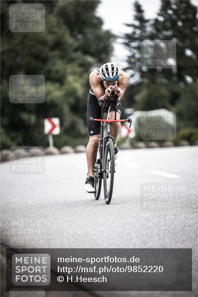21.06.2026 - 29. Vierlanden-Triathlon H.Heesch http://msf.ph/oto/9852220 21.06.2026 12:05:59 Radfahren 248, 852, 927, 942, 963, 966 meine-sportfotos.de