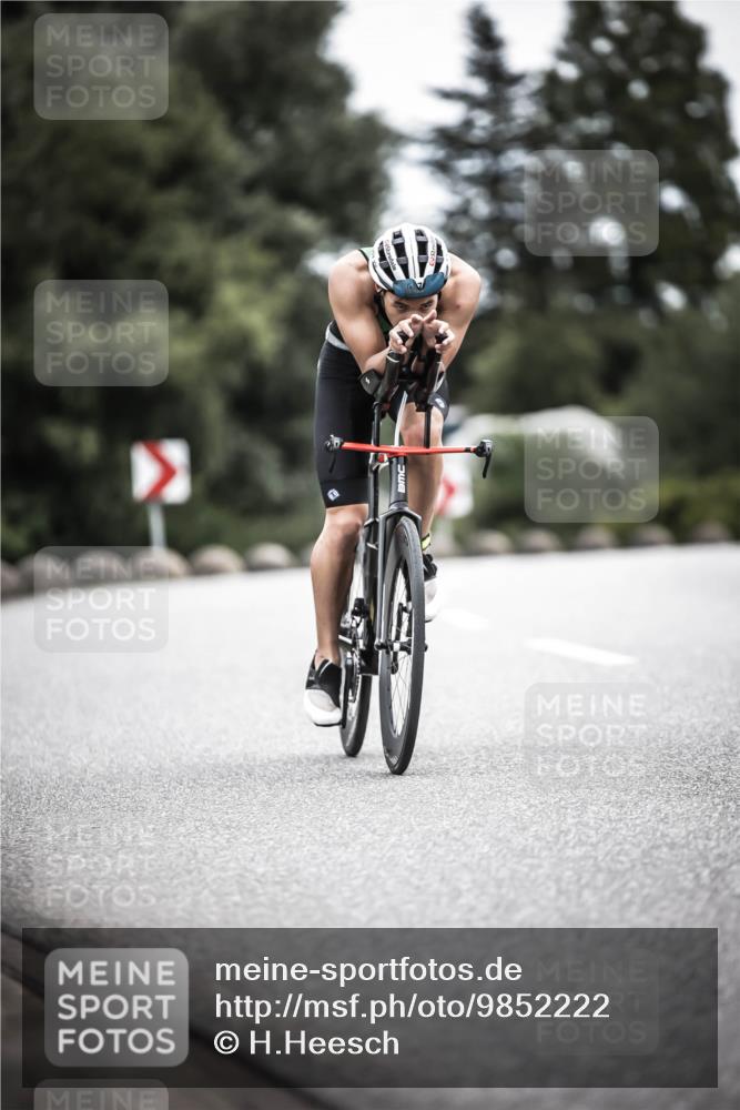 21.06.2026 - 29. Vierlanden-Triathlon H.Heesch http://msf.ph/oto/9852222 21.06.2026 12:05:59 Radfahren 248, 852, 927, 942, 963, 966 meine-sportfotos.de