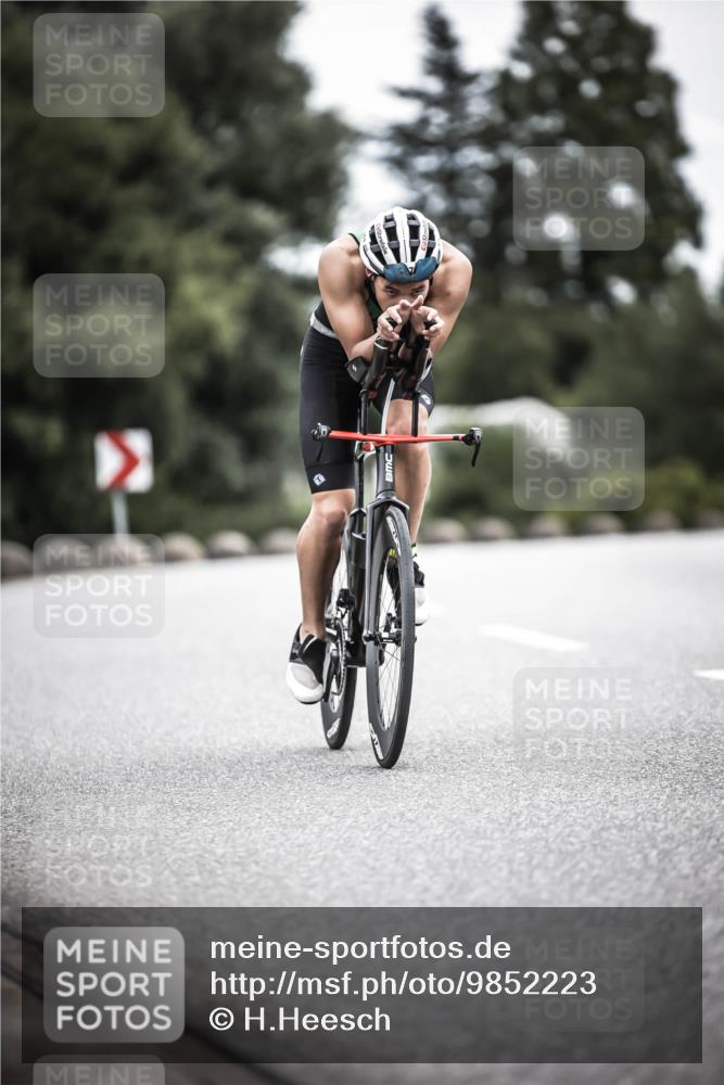 21.06.2026 - 29. Vierlanden-Triathlon H.Heesch http://msf.ph/oto/9852223 21.06.2026 12:05:59 Radfahren 248, 852, 927, 942, 963, 966 meine-sportfotos.de