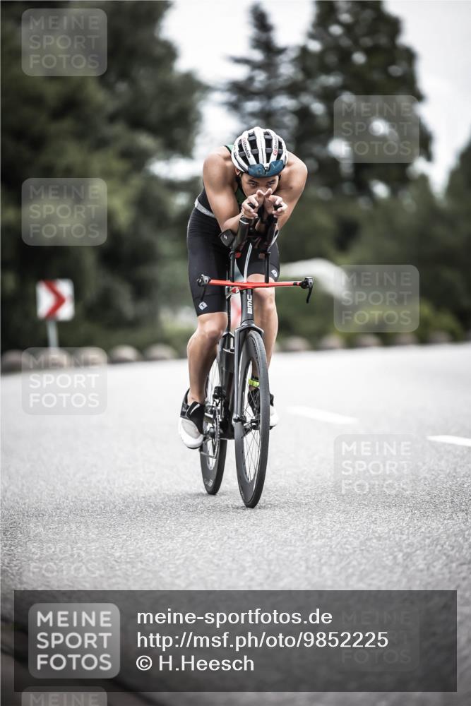 21.06.2026 - 29. Vierlanden-Triathlon H.Heesch http://msf.ph/oto/9852225 21.06.2026 12:05:59 Radfahren 248, 852, 927, 942, 963, 966 meine-sportfotos.de