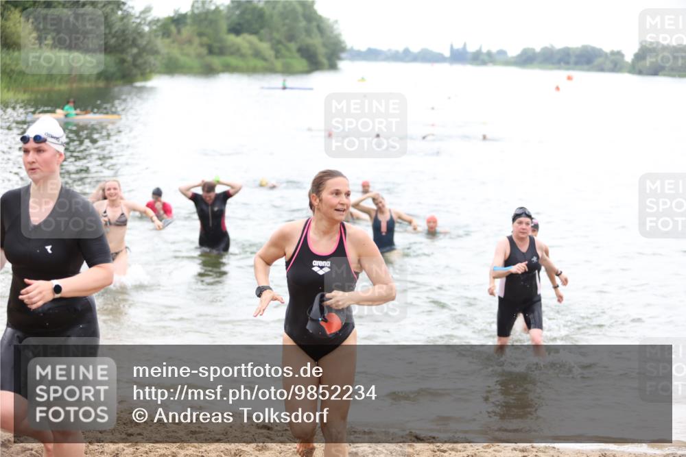 21.06.2026 - 29. Vierlanden-Triathlon Andreas Tolksdorf http://msf.ph/oto/9852234 21.06.2026 10:19:29 Schwimmen 498, 502, 518, 522, 523, 527, 534, 548, 566, 580, 581, 594, 603, 1357 meine-sportfotos.de