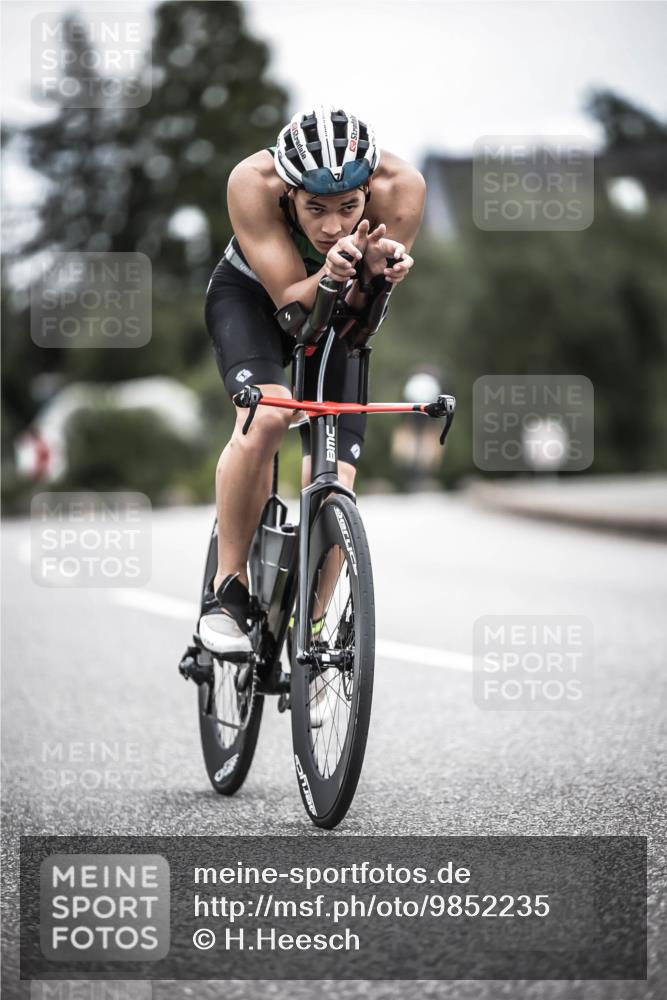 21.06.2026 - 29. Vierlanden-Triathlon H.Heesch http://msf.ph/oto/9852235 21.06.2026 12:05:59 Radfahren 248, 852, 927, 942, 963, 966 meine-sportfotos.de