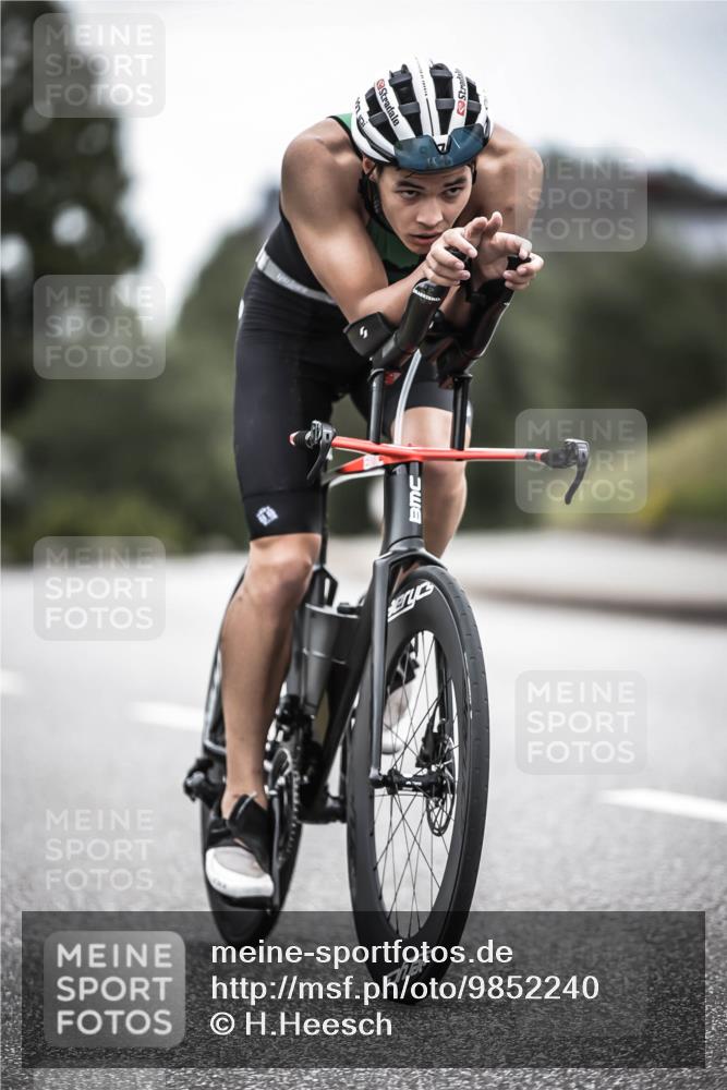 21.06.2026 - 29. Vierlanden-Triathlon H.Heesch http://msf.ph/oto/9852240 21.06.2026 12:05:59 Radfahren 248, 852, 927, 942, 963, 966 meine-sportfotos.de