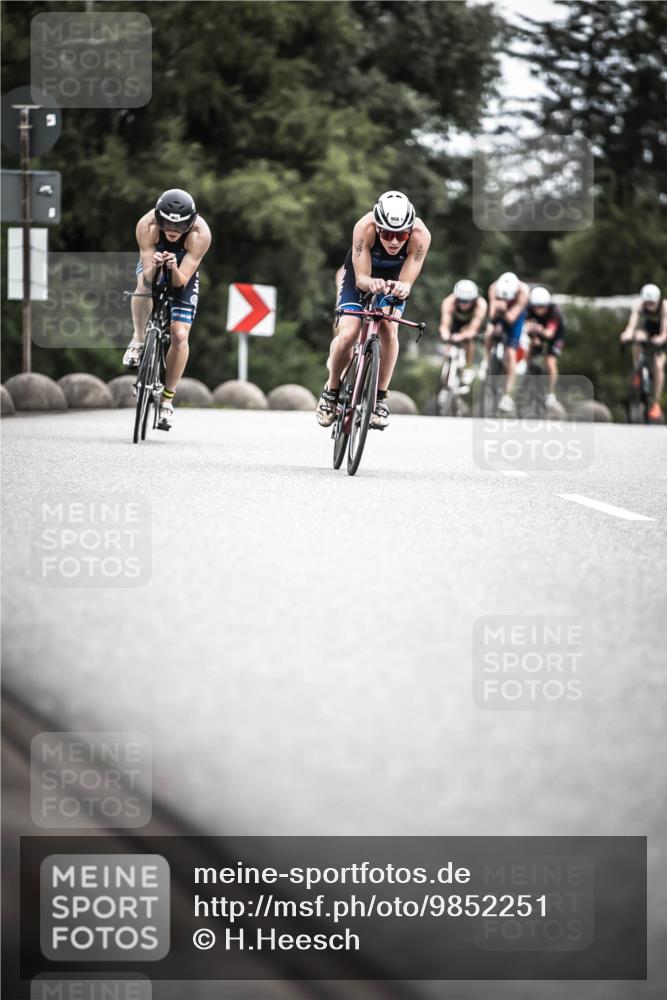 21.06.2026 - 29. Vierlanden-Triathlon H.Heesch http://msf.ph/oto/9852251 21.06.2026 12:06:06 Radfahren 248, 264, 706, 829, 913, 919, 941, 954, 956, 957, 963, 965, 966, 972, 975 meine-sportfotos.de