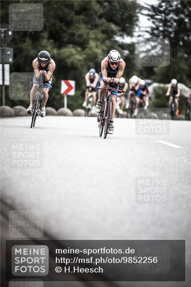 21.06.2026 - 29. Vierlanden-Triathlon H.Heesch http://msf.ph/oto/9852256 21.06.2026 12:06:06 Radfahren 248, 264, 706, 829, 913, 919, 941, 954, 956, 957, 963, 965, 966, 972, 975 meine-sportfotos.de