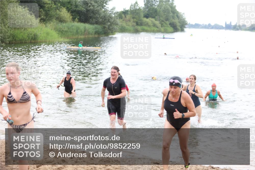 21.06.2026 - 29. Vierlanden-Triathlon Andreas Tolksdorf http://msf.ph/oto/9852259 21.06.2026 10:19:33 Schwimmen 498, 505, 518, 522, 523, 534, 548, 566, 579, 580, 581, 594, 603, 1357 meine-sportfotos.de