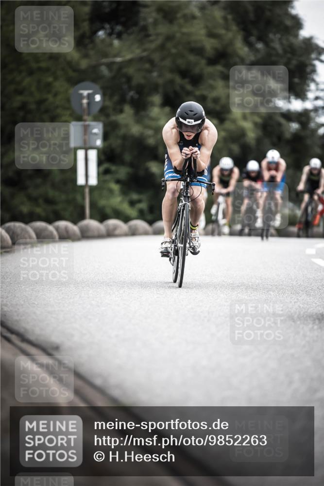 21.06.2026 - 29. Vierlanden-Triathlon H.Heesch http://msf.ph/oto/9852263 21.06.2026 12:06:06 Radfahren 248, 264, 706, 829, 913, 919, 941, 954, 956, 957, 963, 965, 966, 972, 975 meine-sportfotos.de