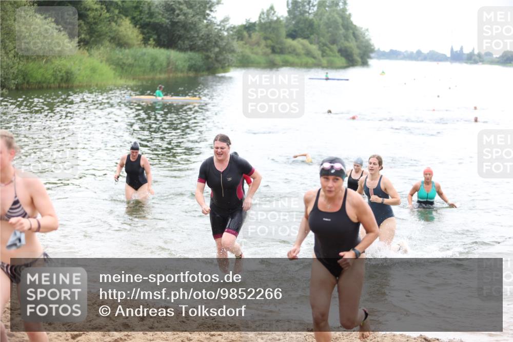 21.06.2026 - 29. Vierlanden-Triathlon Andreas Tolksdorf http://msf.ph/oto/9852266 21.06.2026 10:19:33 Schwimmen 498, 505, 518, 522, 523, 534, 548, 566, 579, 580, 581, 594, 603, 1357 meine-sportfotos.de