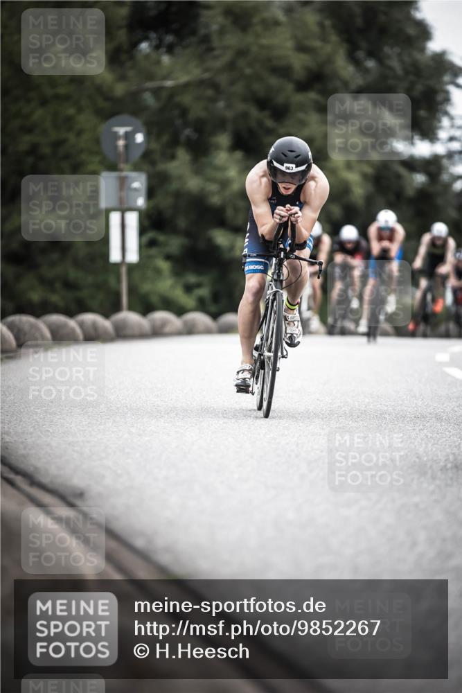 21.06.2026 - 29. Vierlanden-Triathlon H.Heesch http://msf.ph/oto/9852267 21.06.2026 12:06:07 Radfahren 248, 264, 706, 752, 829, 913, 919, 941, 954, 956, 957, 963, 965, 966, 972, 975 meine-sportfotos.de