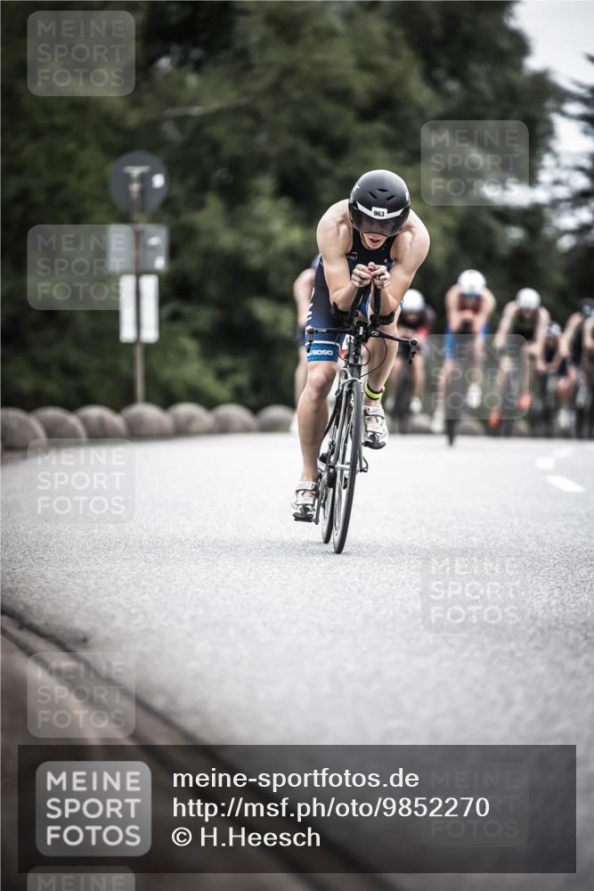 21.06.2026 - 29. Vierlanden-Triathlon H.Heesch http://msf.ph/oto/9852270 21.06.2026 12:06:07 Radfahren 248, 264, 706, 752, 829, 913, 919, 941, 954, 956, 957, 963, 965, 966, 972, 975 meine-sportfotos.de