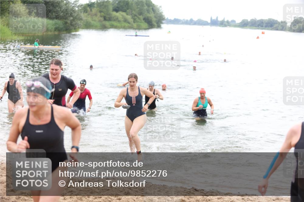 21.06.2026 - 29. Vierlanden-Triathlon Andreas Tolksdorf http://msf.ph/oto/9852276 21.06.2026 10:19:34 Schwimmen 498, 505, 523, 534, 548, 566, 579, 580, 581, 594, 603, 1357 meine-sportfotos.de