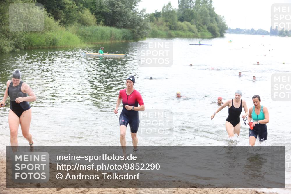 21.06.2026 - 29. Vierlanden-Triathlon Andreas Tolksdorf http://msf.ph/oto/9852290 21.06.2026 10:19:38 Schwimmen 498, 505, 523, 534, 579, 580, 581, 594, 1357 meine-sportfotos.de